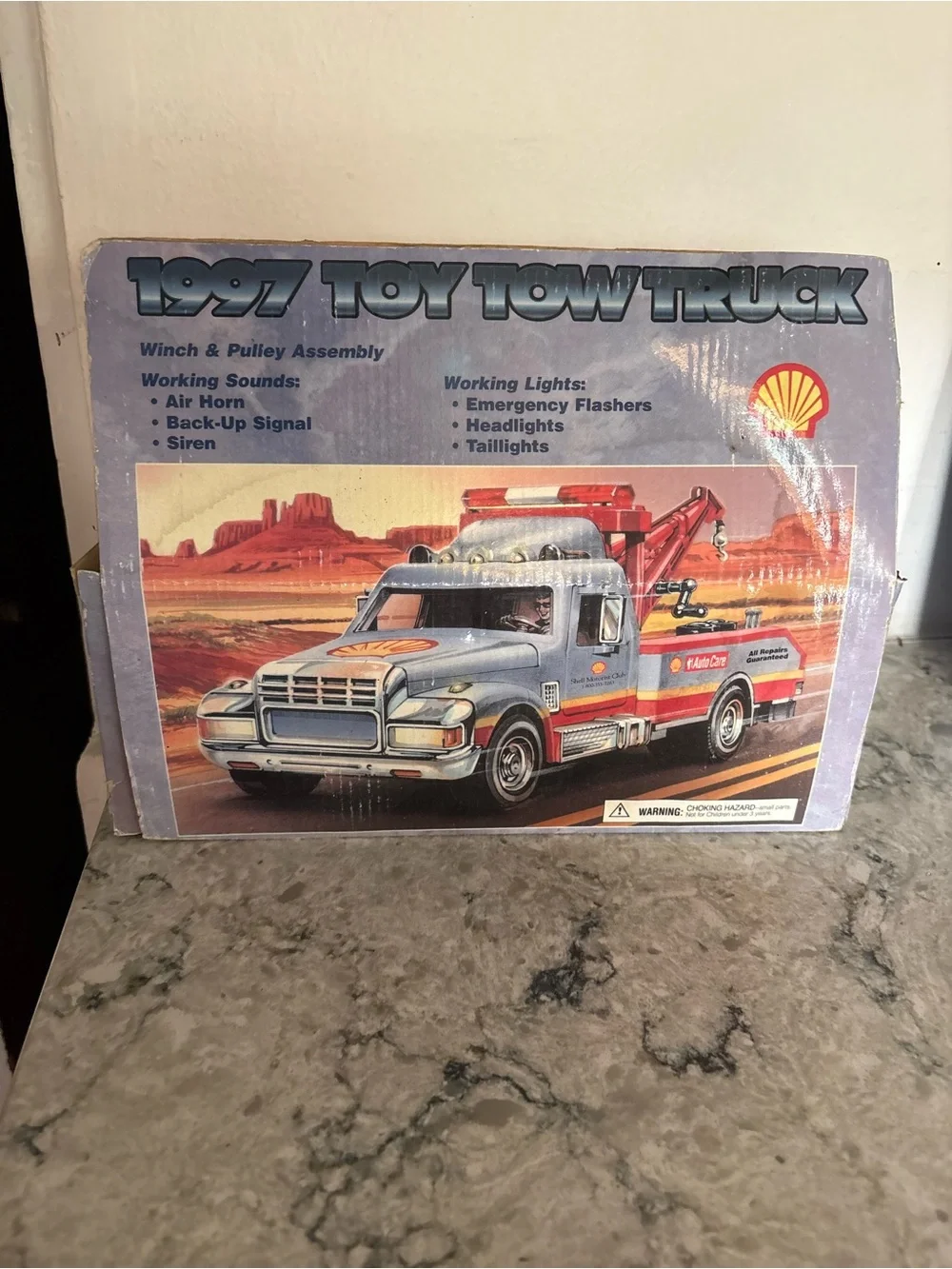 Shell Toy Tow Truck Vehicle W/ Lights & Sounds 1997 Hermann Marketing